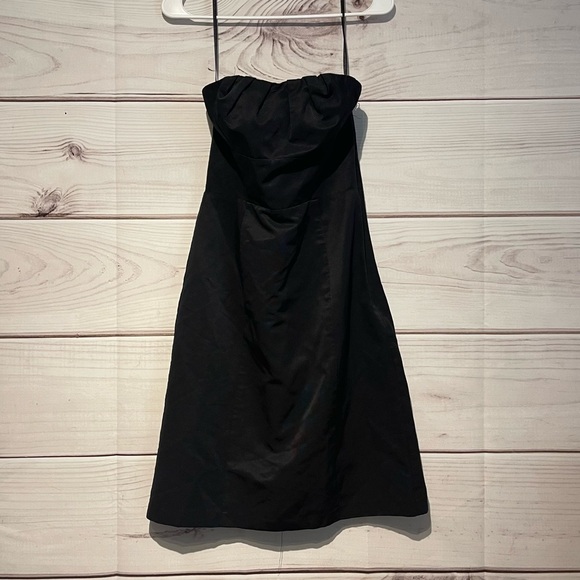 The Limited Dresses & Skirts - 📦 The Limited strapless dress